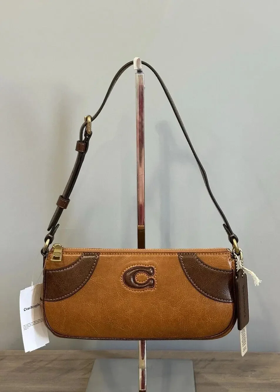 B6-004 NWT Coach Coachtopia Bowling Small Shoulder Bag Leather/Tan/Saddle CFB01